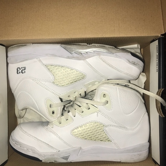 Shoes - Picture 2 of 3